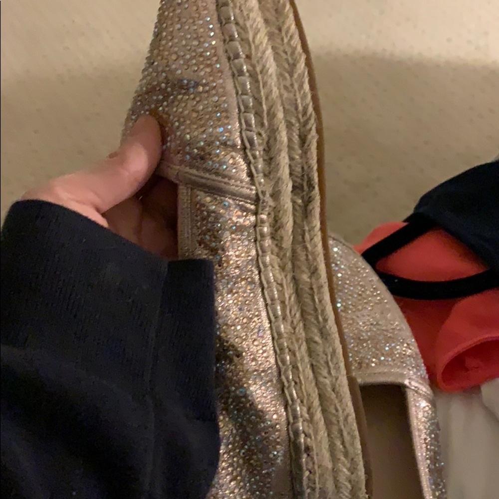 Shoe - Picture 2 of 3